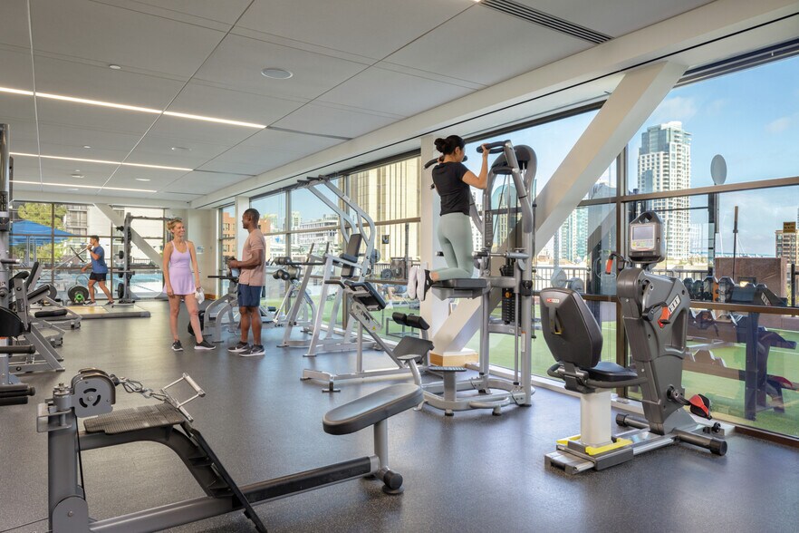 More Photos Of 501 W Broadway, San Diego Office For Lease