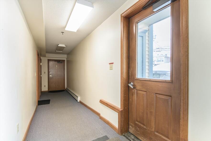 More Photos Of 156 Main St, Ludlow Office For Sale