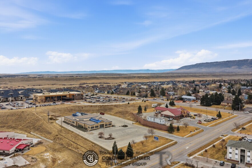 More Photos Of 733 Landmark Dr, Casper Medical For Sale