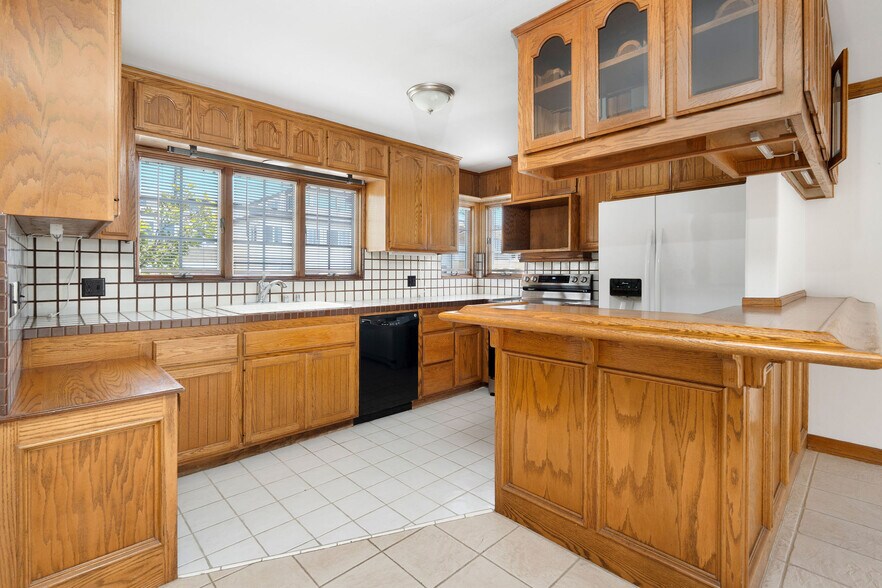 More Photos Of 232 29th St, Manhattan Beach Multifamily For Sale