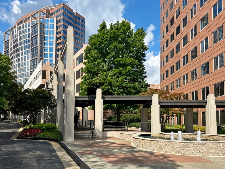 More Photos Of 5555 Glenridge Connector, Atlanta Coworking Space