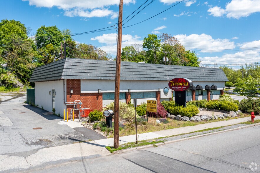 More Photos Of 825 Main St, Poughkeepsie Restaurant For Lease