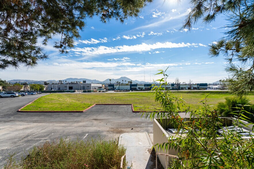 More Photos Of Orange Show Rd & 215 Fwy, San Bernardino Land For Sale