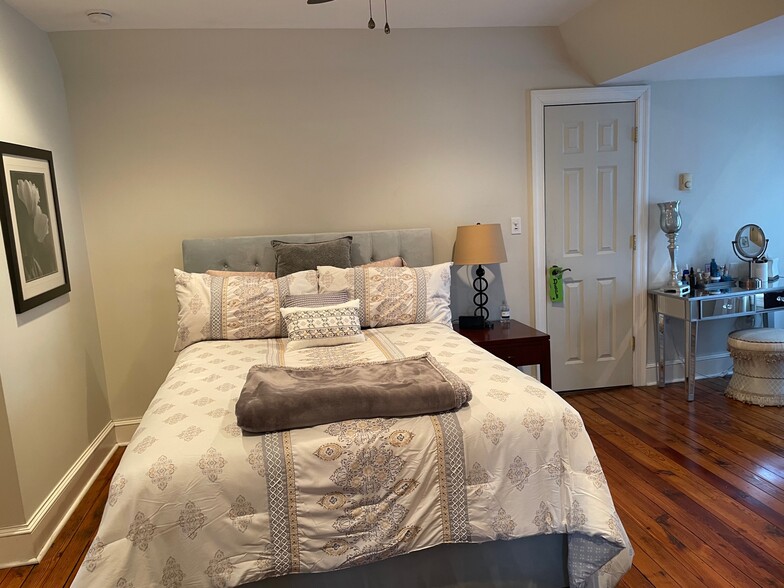 More Photos Of 301 Meyers Ave, Meyersdale Hotel For Sale