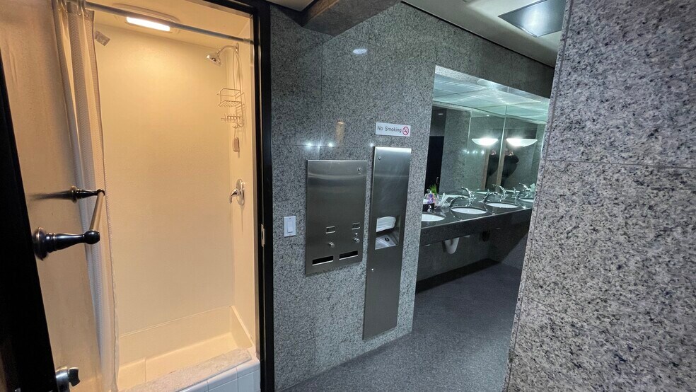 More Photos Of 640 S San Vicente Blvd, Los Angeles Medical For Lease