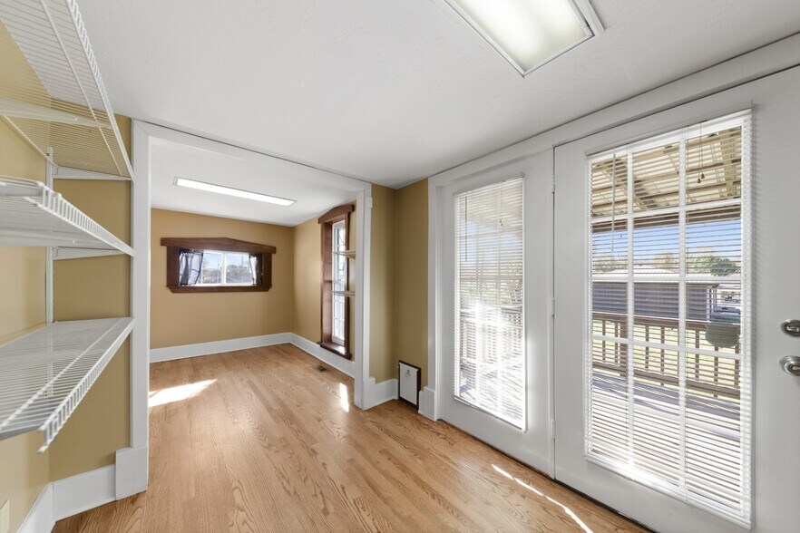 More Photos Of 308 N Main St, Ashland City Office For Sale