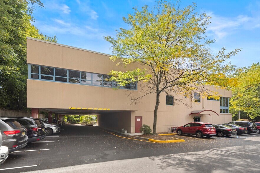 More Photos Of 265 Ackerman Ave, Ridgewood Medical For Lease