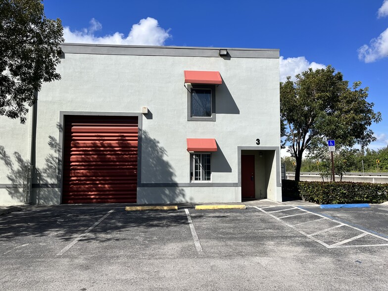 Primary Photo Of 10930 NW 138th St, Hialeah Gardens Warehouse For Lease