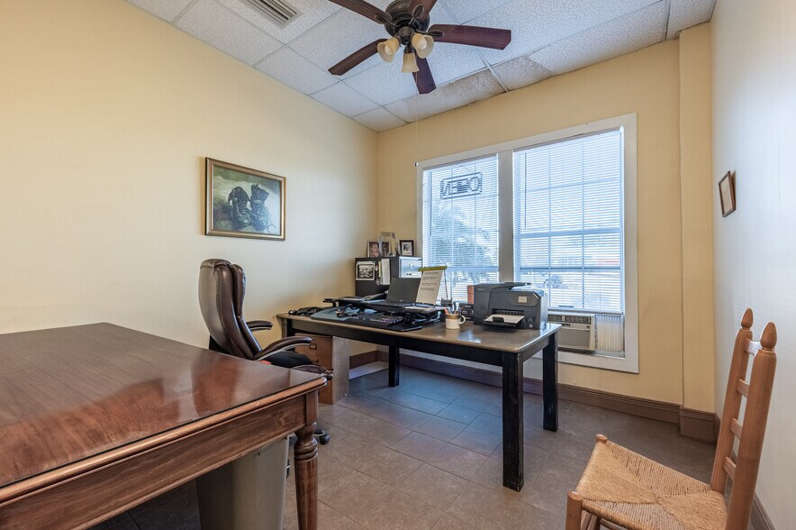 More Photos Of 160 W Haines Blvd, Lake Alfred Self Storage For Sale