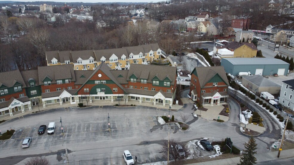 More Photos Of 711 Front St, Woonsocket Fast Food For Lease