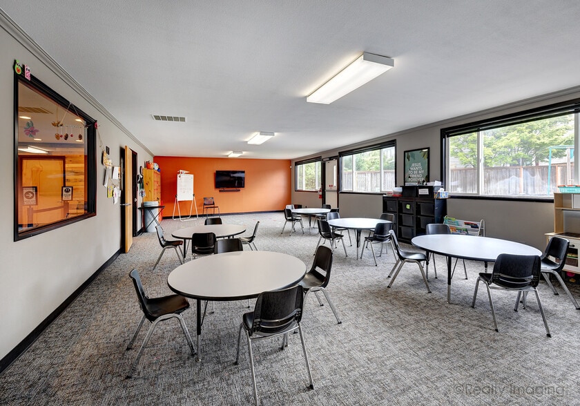 More Photos Of 18390 SW Farmington Rd, Aloha Religious Facility For Sale