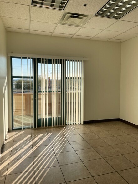 More Photos Of 5440 W Sahara Ave, Las Vegas Medical For Lease
