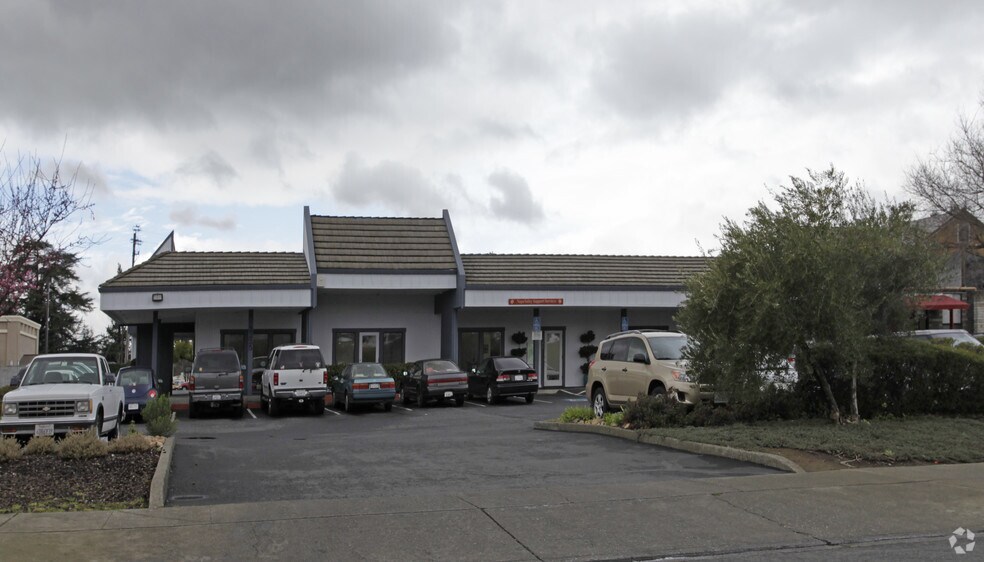 More Photos Of 2225 Brown St, Napa Storefront Retail Office For Lease
