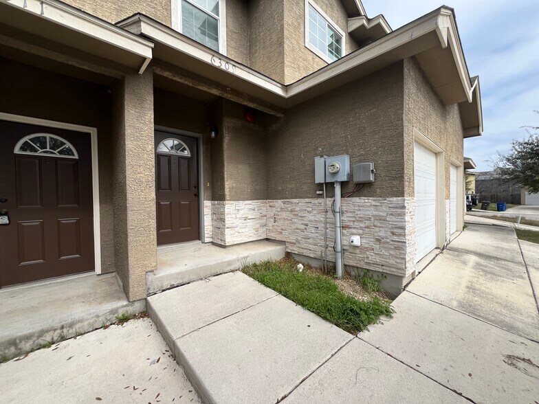 More Photos Of 6309 Attucks Ln, San Antonio Multifamily For Sale