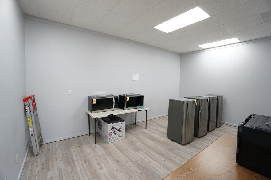More Photos Of 3001 Main St, Union Gap Freestanding For Sale