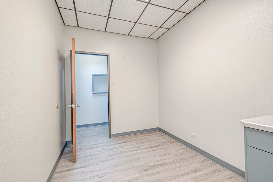 More Photos Of 2407 W Louisiana Ave, Midland Medical For Lease