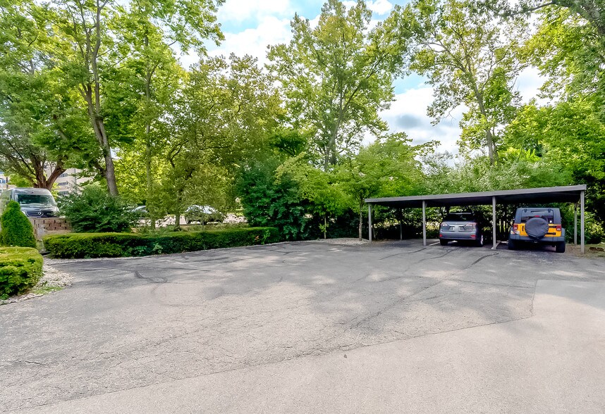 More Photos Of 1604 Harrodsburg Rd, Lexington Medical For Sale