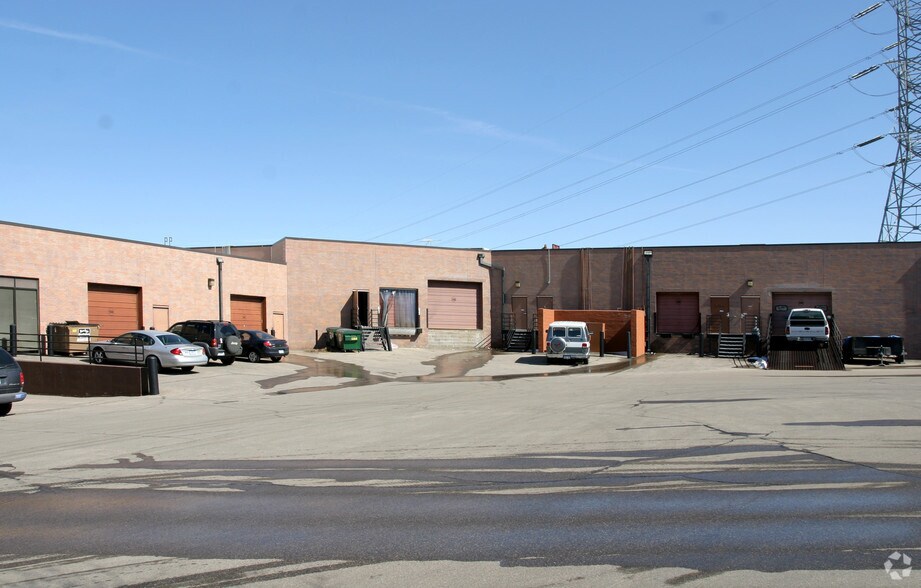 More Photos Of 6121 Baker Rd, Minnetonka Research And Development For Lease