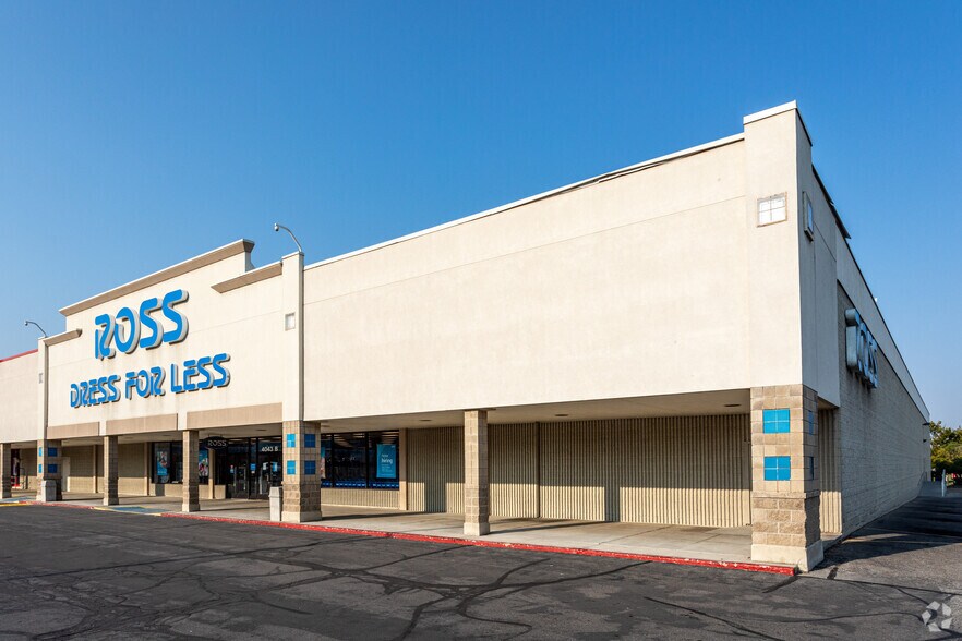 More Photos Of 4043 Riverdale Rd, Riverdale General Retail For Sale