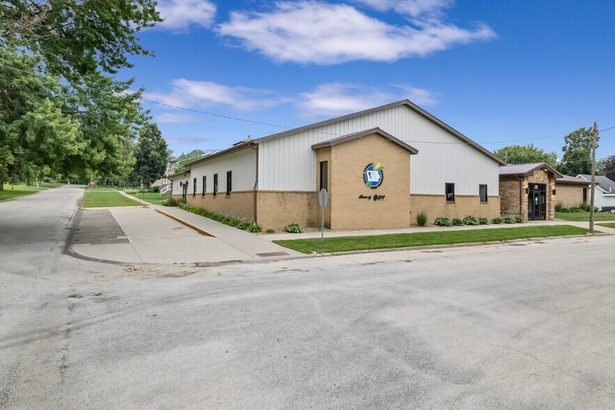 More Photos Of 100 E 3rd St, Galva Office For Sale