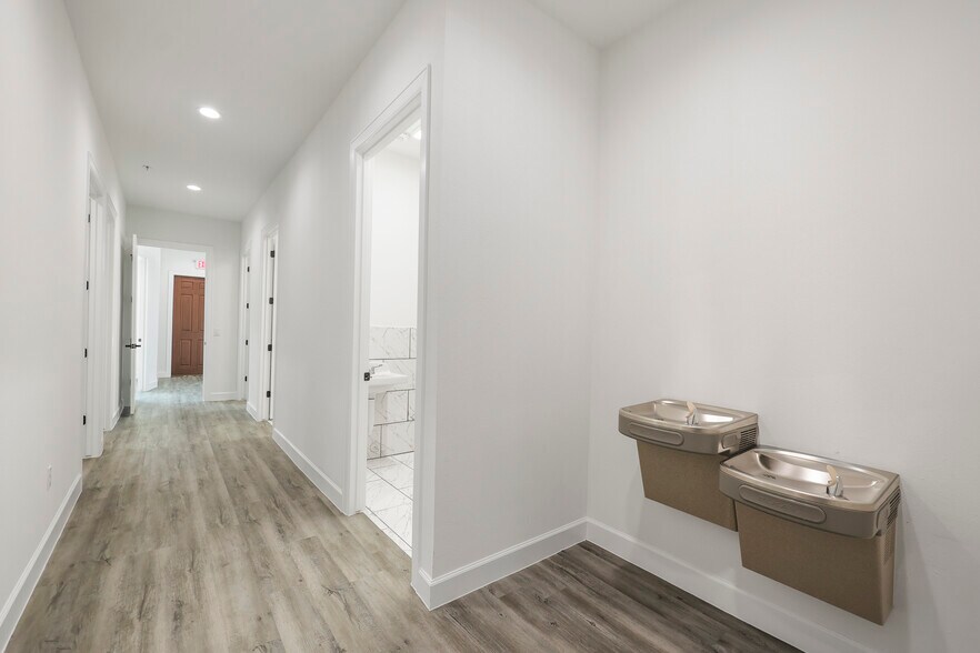 More Photos Of 284 Ed English Dr, Shenandoah Medical For Sale