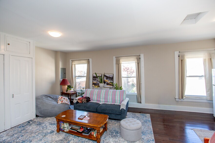 More Photos Of 45 Bridge St, Lambertville Storefront Retail Office For Sale