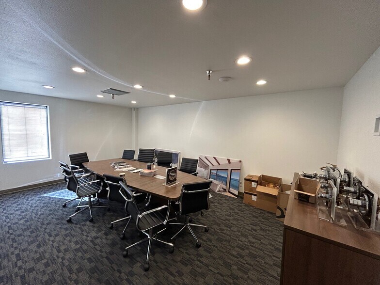 More Photos Of 7311-7341 Anaconda Ave, Garden Grove Warehouse For Lease