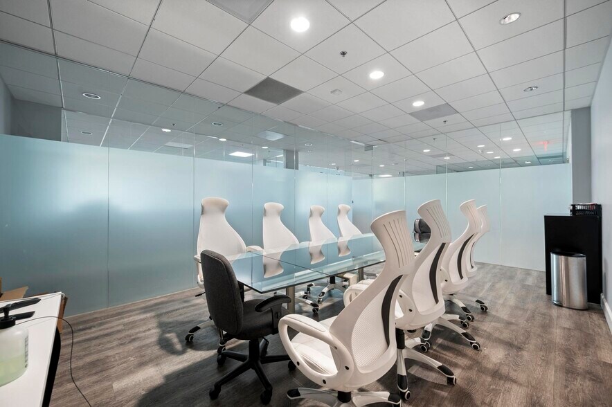 More Photos Of 28212 Kelly Johnson Pkwy, Valencia Medical For Lease