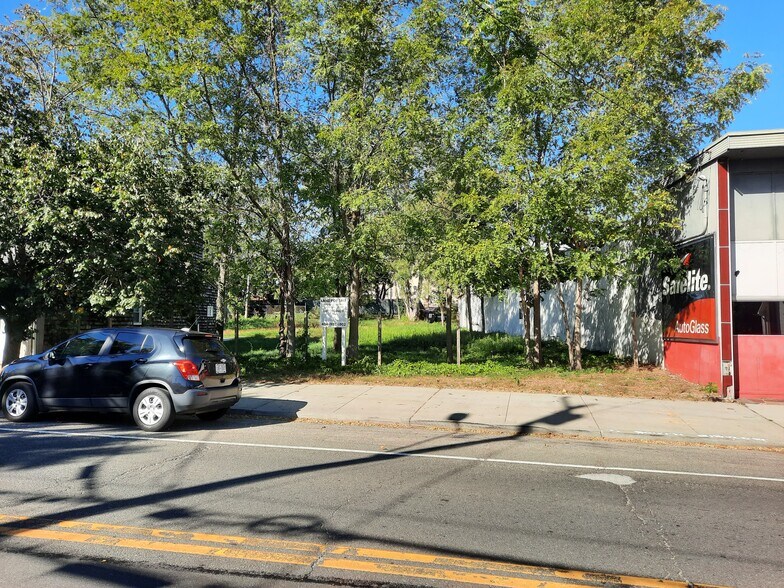 More Photos Of 230 W Main St, Riverhead Land For Sale