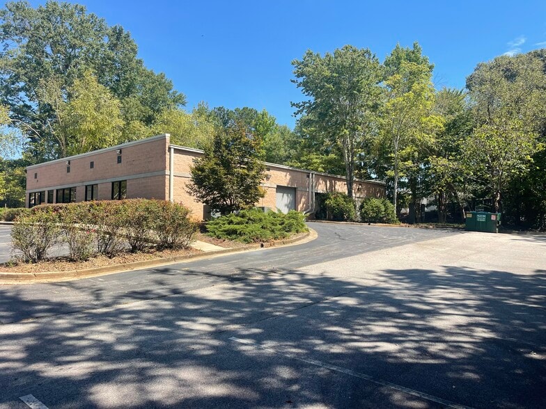 More Photos Of 300 Corporate Center Ct, Stockbridge Medical For Lease