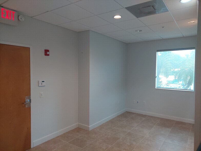 More Photos Of 240 NW Peacock Blvd, Port Saint Lucie Medical For Lease