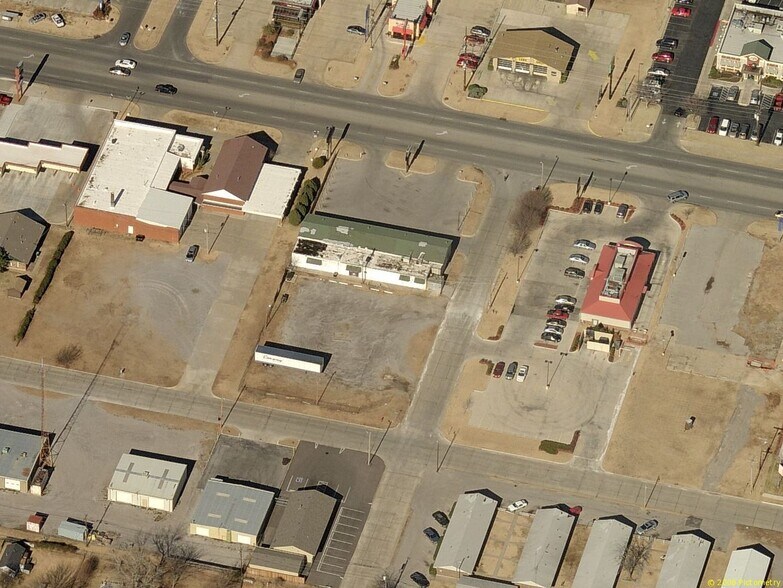 More Photos Of 6202 NW Cache Rd, Lawton Storefront For Sale