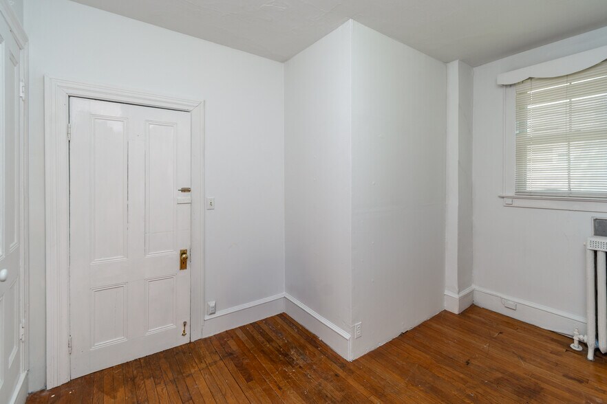 More Photos Of 38 John Ringo Rd, Ringoes Apartments For Sale