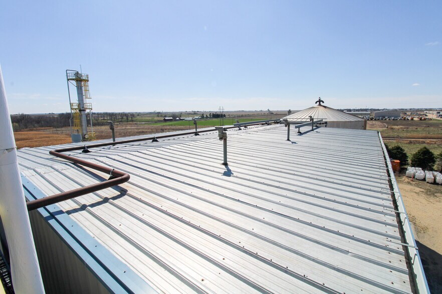 More Photos Of 5640 44th Ave S, Clinton Industrial For Sale