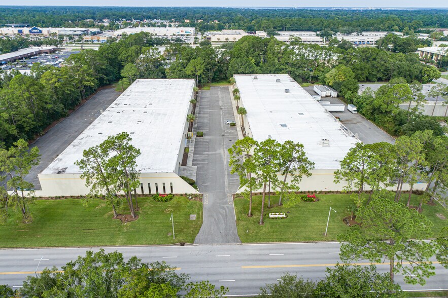 More Photos Of 7970 Bayberry Rd, Jacksonville Warehouse For Lease