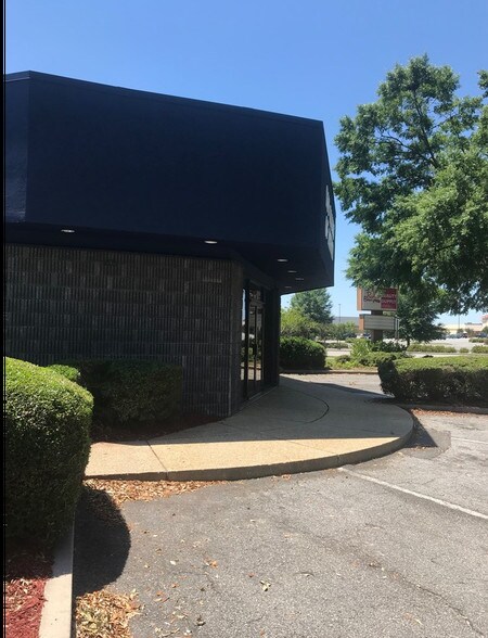 More Photos Of 1841 Norman Dr, Valdosta Office For Sale