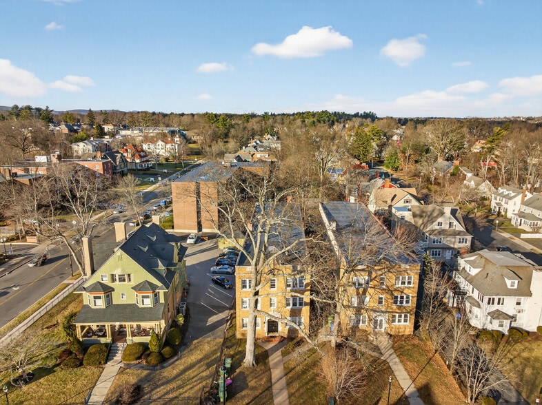 More Photos Of 660-662 Farmington Ave, Hartford Apartments For Sale