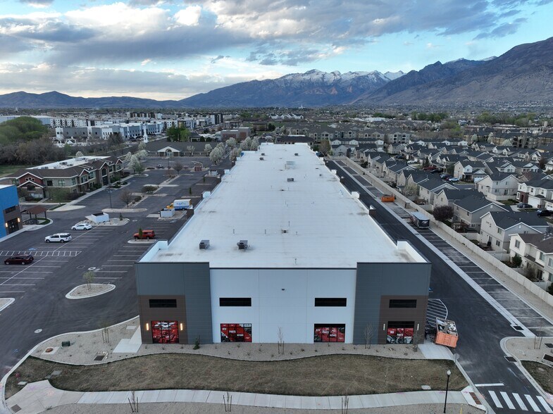 More Photos Of 2416 W 700 S, Pleasant Grove Industrial For Lease