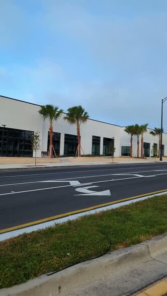 Primary Photo Of 500-600 Kathleen Rd, Lakeland Storefront For Lease