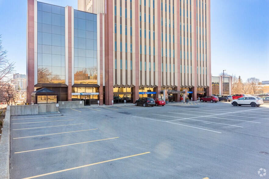 More Photos Of 20 W Erb St, Waterloo Office For Lease