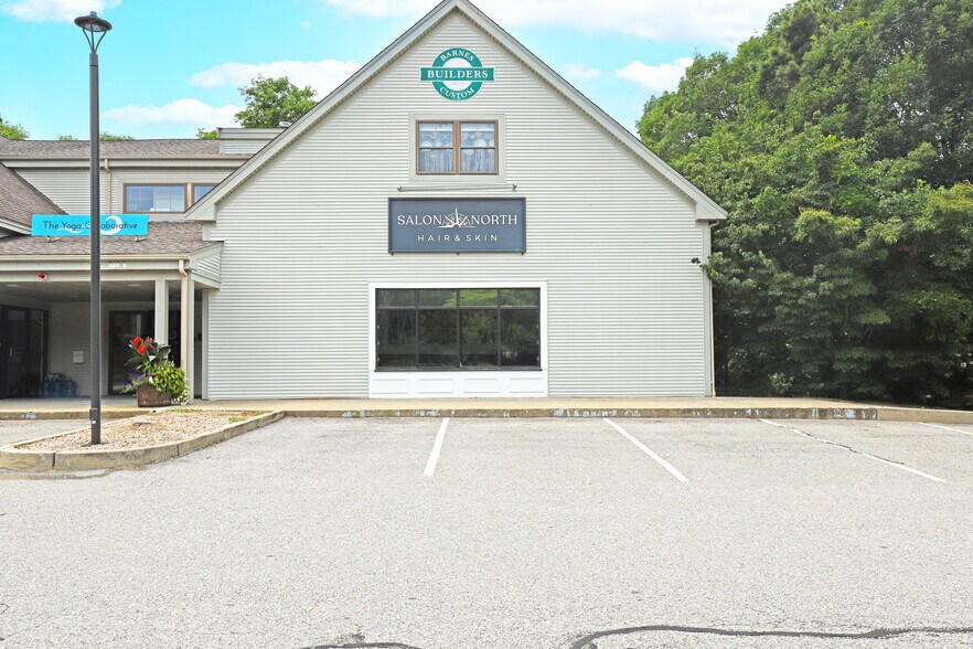 More Photos Of 580 N Falmouth Hwy, North Falmouth Storefront Retail Office For Lease