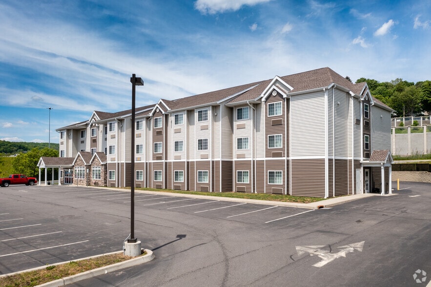 More Photos Of 400 Prospect St, Binghamton Hotel For Sale