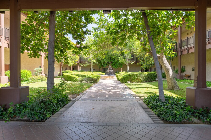 More Photos Of 44725 10th St W, Lancaster Medical For Sale