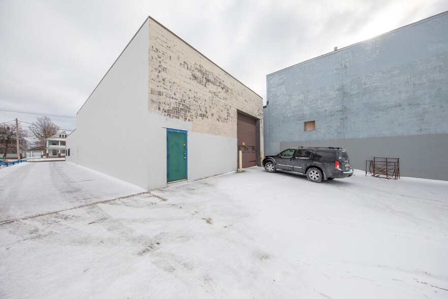 More Photos Of 824 E 222nd St, Euclid Warehouse For Sale