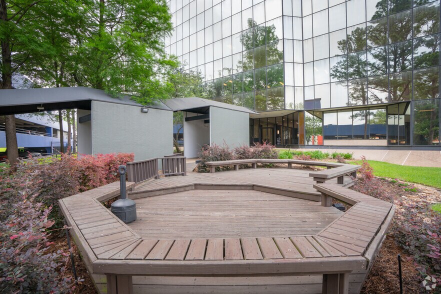 More Photos Of 7600 W Tidwell Rd, Houston Office For Lease
