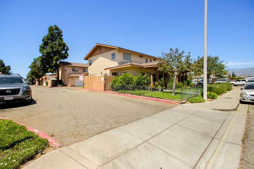 More Photos Of 220-244 Garcia St, Santa Paula Apartments For Sale