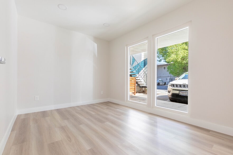 More Photos Of 1016 23rd St, Sacramento Office Residential For Sale