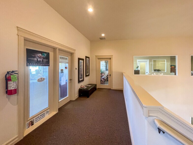 More Photos Of 2198 NE Stephens St, Roseburg Medical For Sale