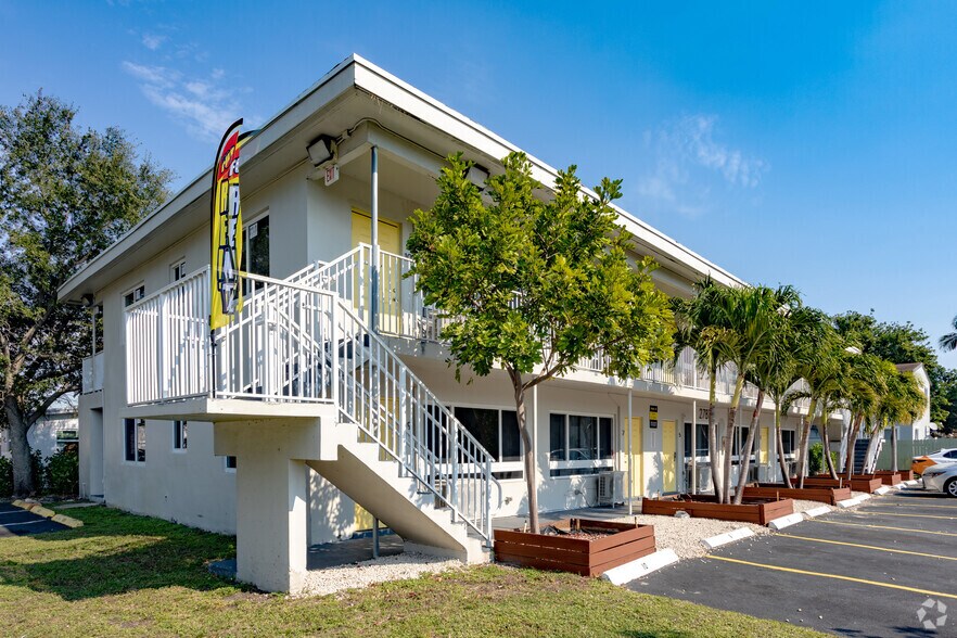 More Photos Of 2781 SW 2nd St, Fort Lauderdale Apartments For Sale