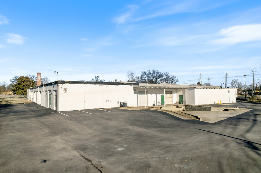 More Photos Of 1500 Algonquin Pky, Louisville Warehouse For Lease